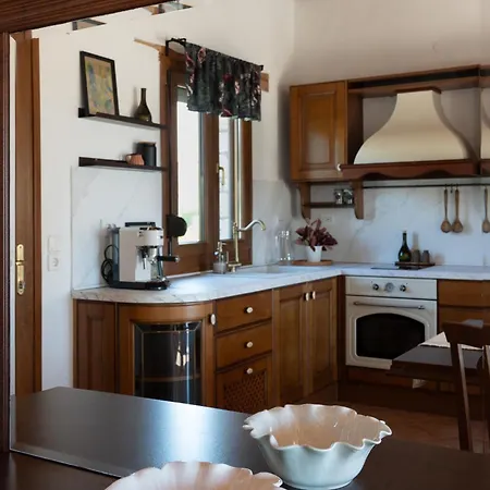 House Demetra Astris